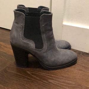 Blue/grey suede booties